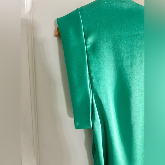 BCBG Max Azra green tie waist short dress. Size 0. - Picture 5 of 13
